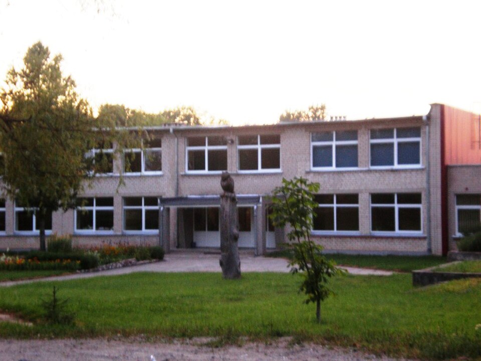 Fayl:The school of Užusaliai001.jpg