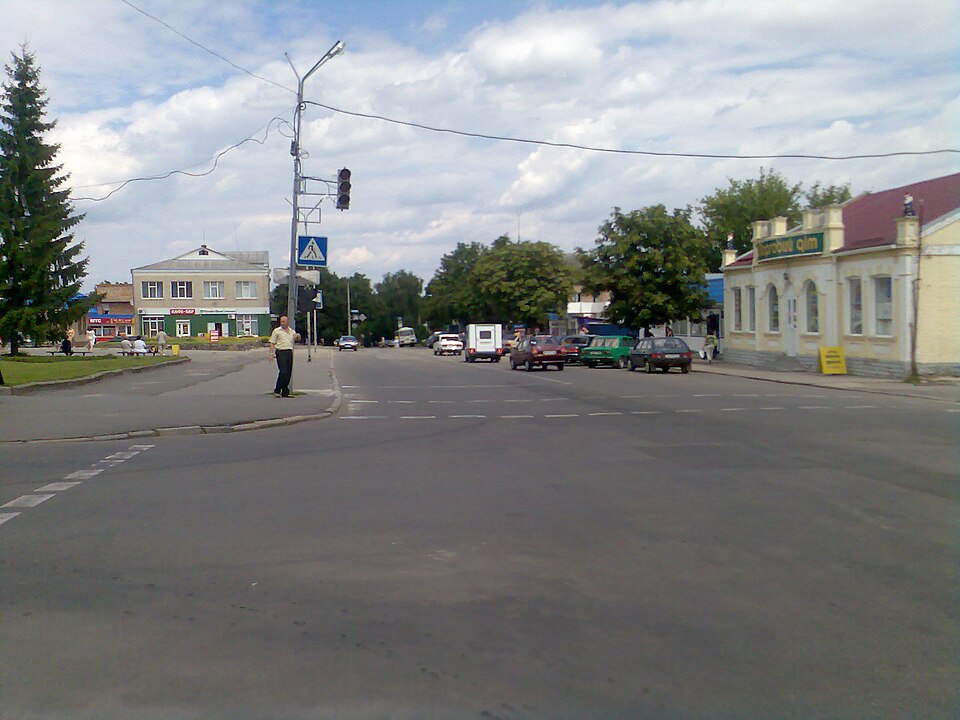 Fayl:Вулиця Леніна (Корсунь-Шевченківський) (1).jpg