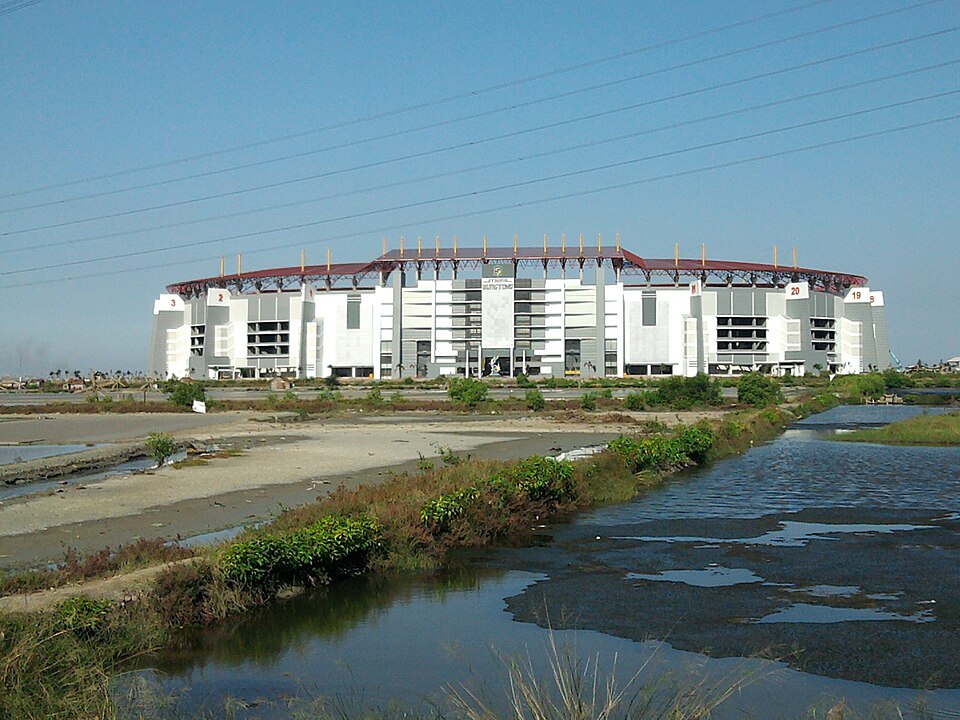Fayl:Gelora Bung Tomo.jpg