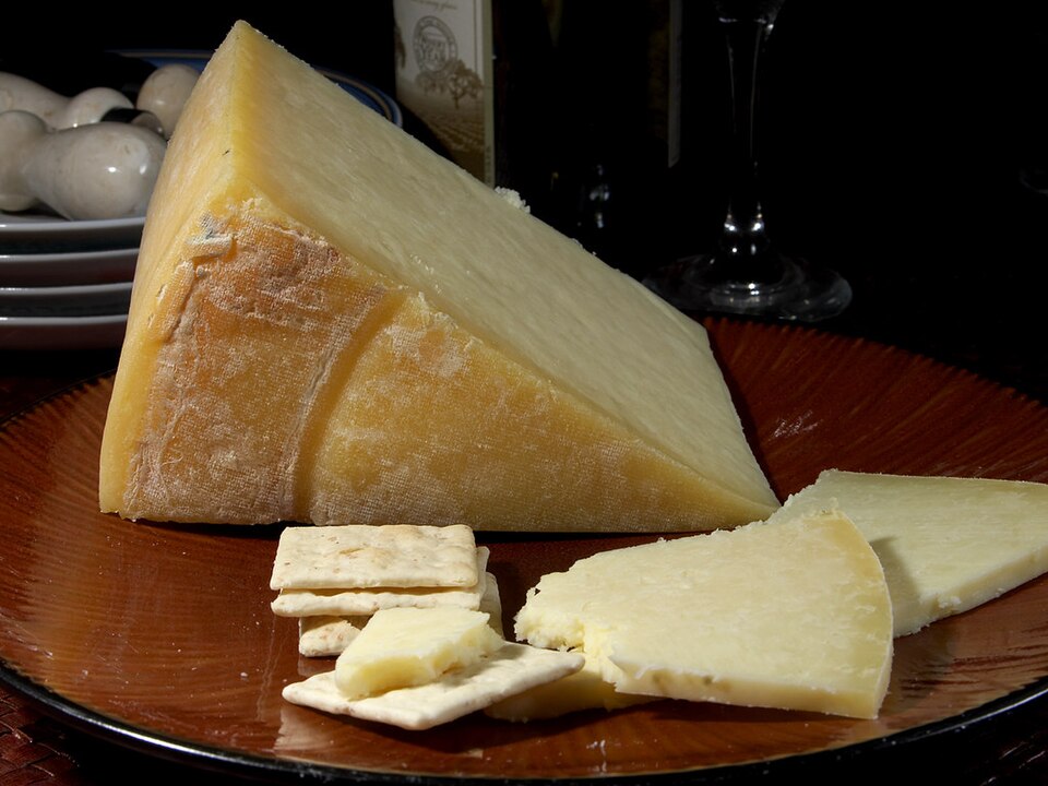 Fayl:Lancashire cheese.jpg