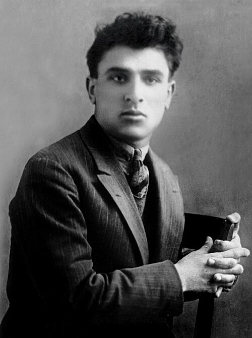 Fayl:Mikayil Mushfig.jpg