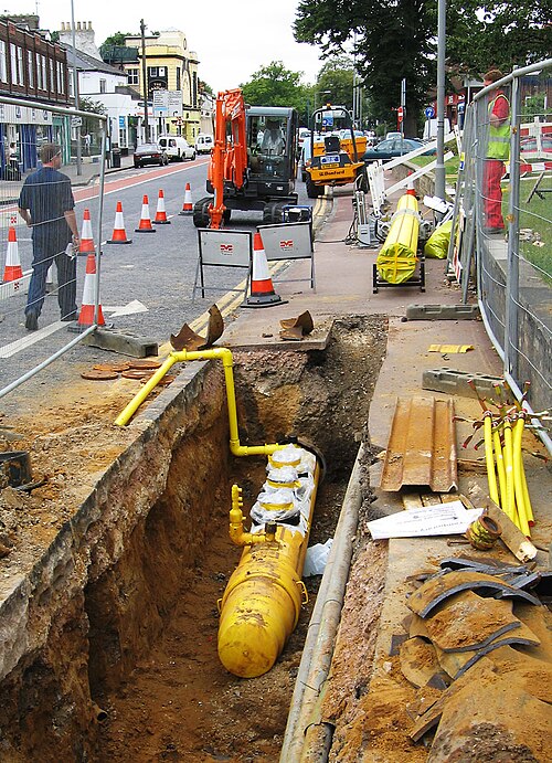 Fayl:Polyethylene gas main.jpg