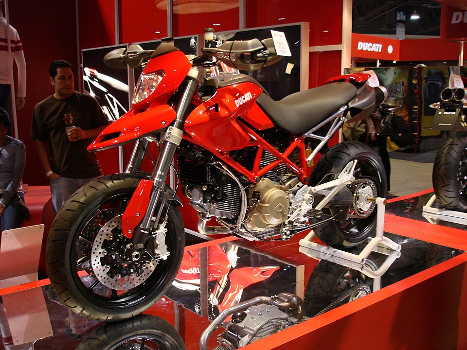 Fayl:2007DucatiHyperMotard-001.jpg