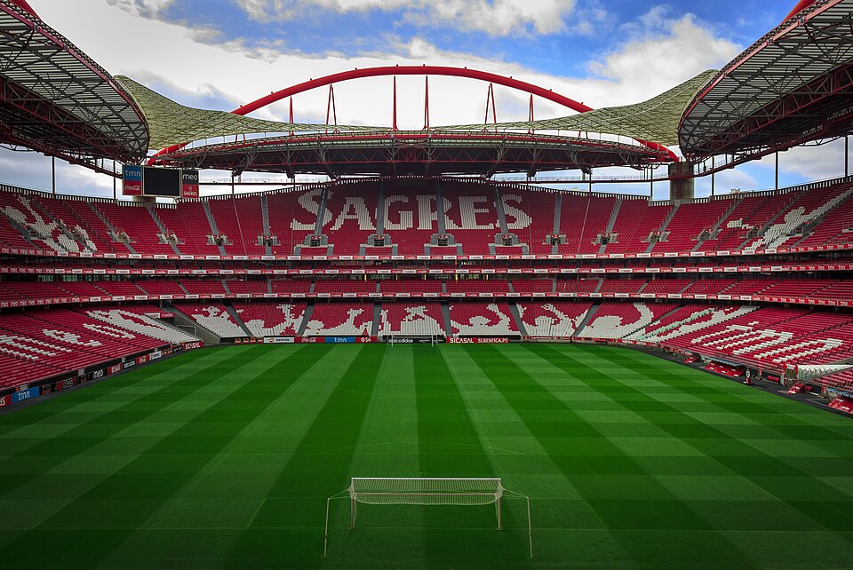 Fayl:Estadio da Luz 2012.jpg