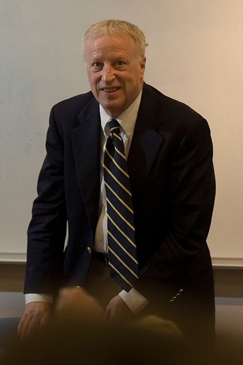 Fayl:George Akerlof.jpg