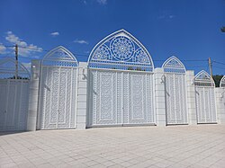 Masjidning orqa darvozasi