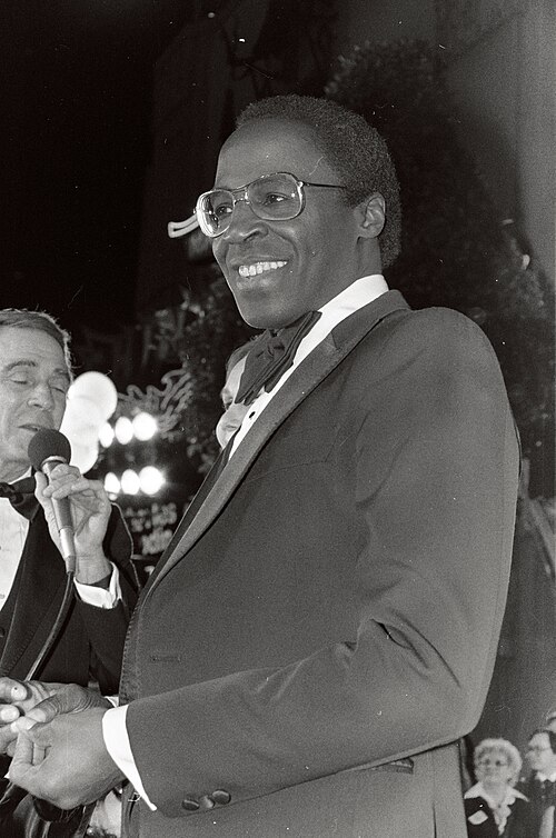 Fayl:Robert Guillaume (1980).jpg