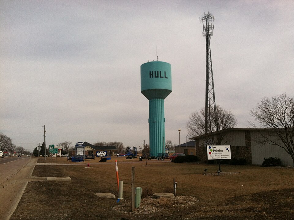 Fayl:Water Tower of Hull, Iowa.JPG