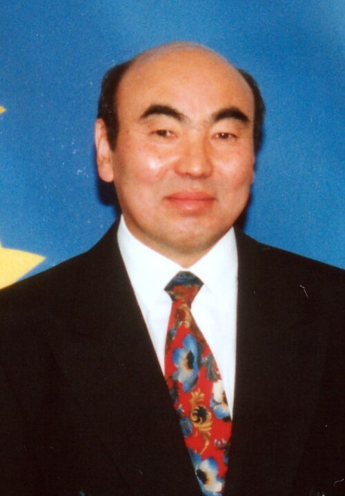 Fayl:Askar Akayev - May 1994.jpg