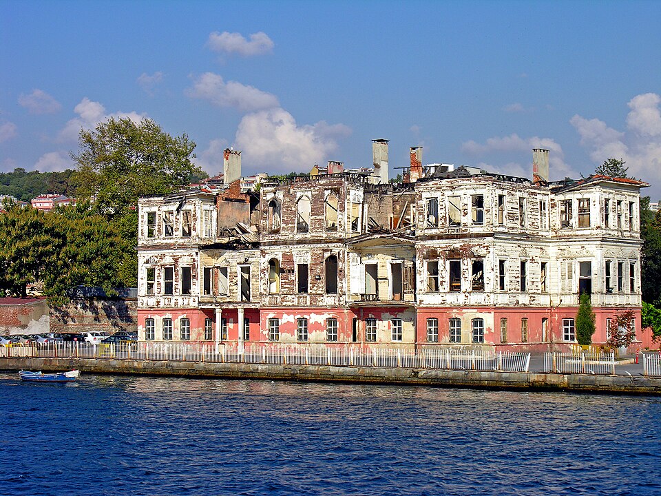 Fayl:Fehime Sultan Yalısı, Ortaköy.jpg