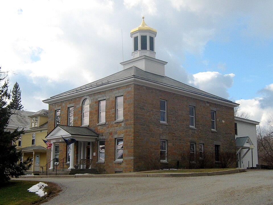 Fayl:Grand Isle County Courthouse 01.JPG