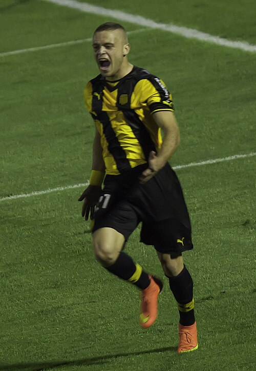 Fayl:Jonathan Rodriguez penarol 2014.jpg