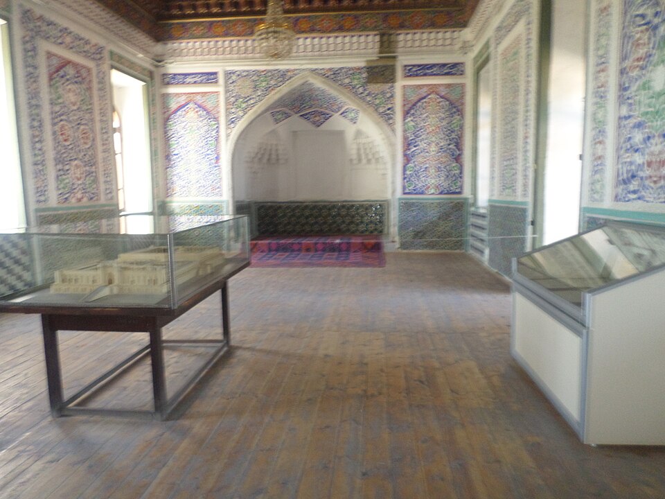 Fayl:Khudayar Khan Palace, Kokand 02.JPG
