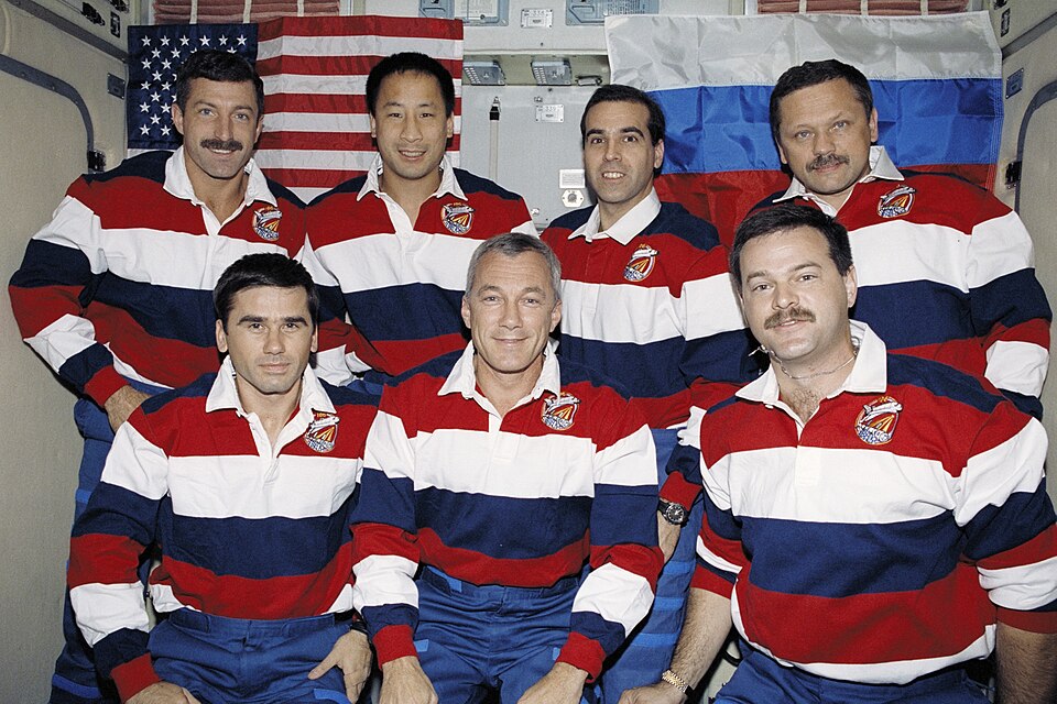 Fayl:STS106 Crew Portrait.jpg