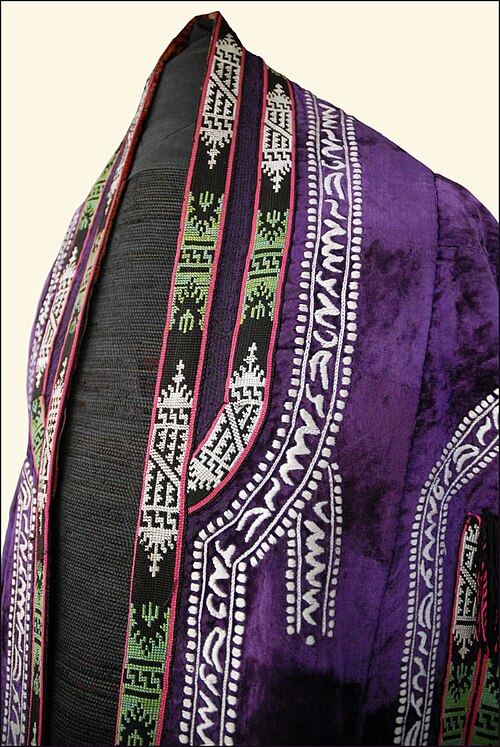Fayl:Uzbekistan embroidery.jpg