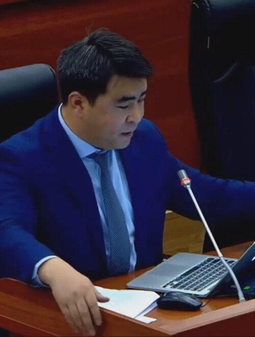 Fayl:Жанарбек Акаев.jpg