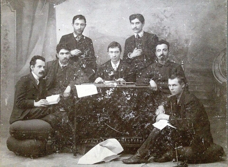 Fayl:Редакция газеты "Бакинский рабочий" 1908г..jpg