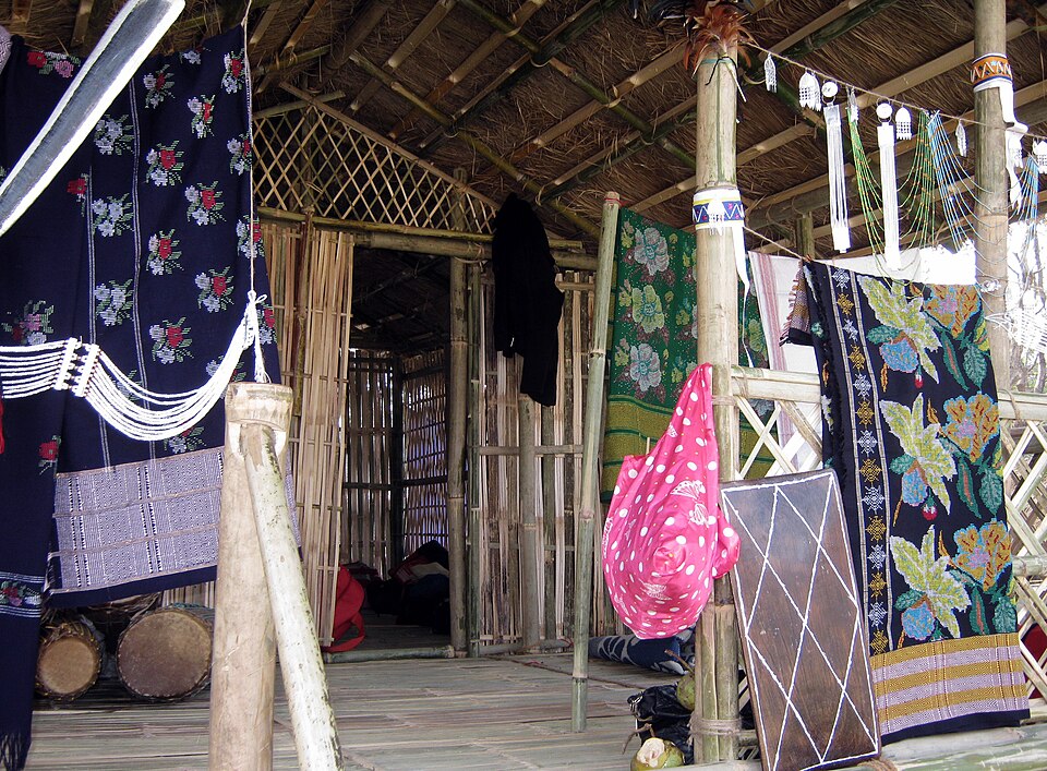 Fayl:Garo tribes House.JPG