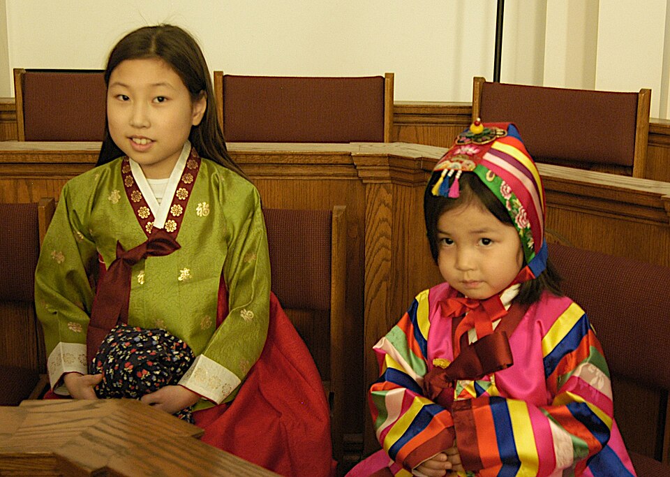 Fayl:Korean costume-Hanbok-children.jpg