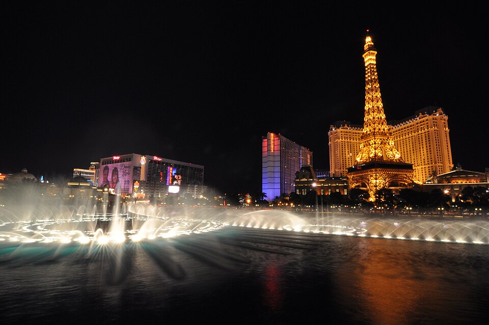 Fayl:Paris las vegas bellagio fountain.JPG