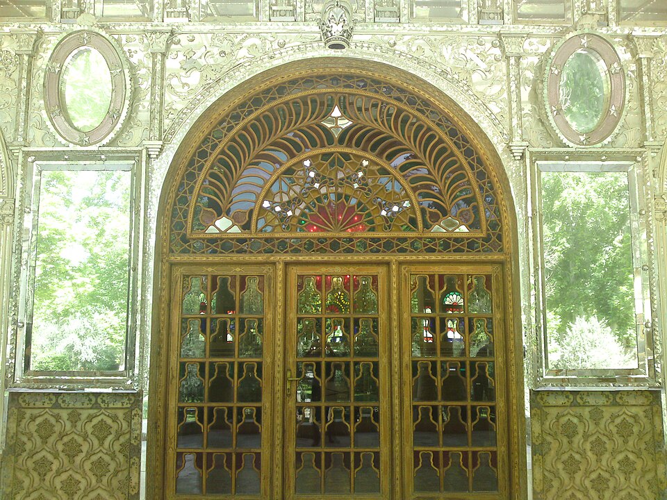 Fayl:Shams-ol-Emareh Windows.JPG