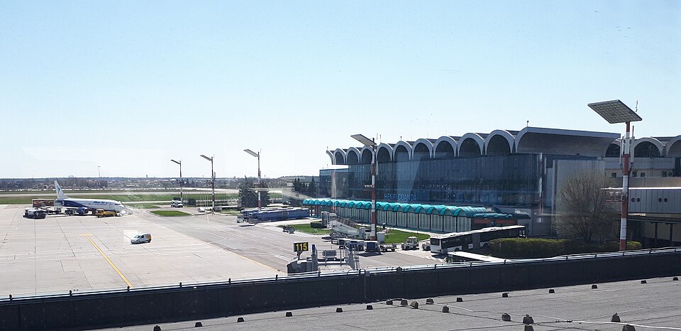 Fayl:20180409-140302-otopeni-airport-april-2018-romania.jpg