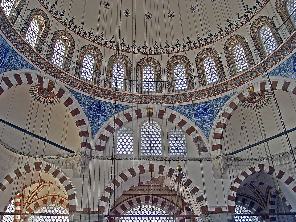 Fayl:655-Istanbul Rüstem Pasha Mosque-0910-1814.jpg