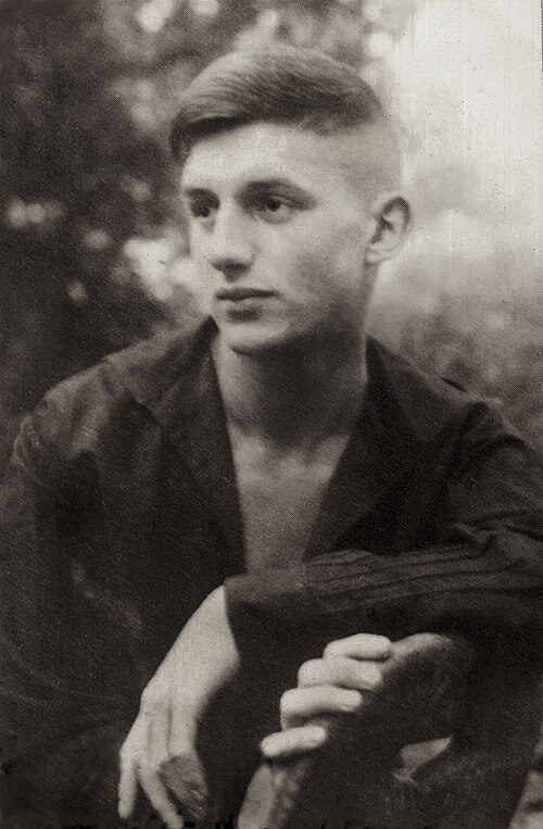 Fayl:Albrechtbecker,1930.jpg