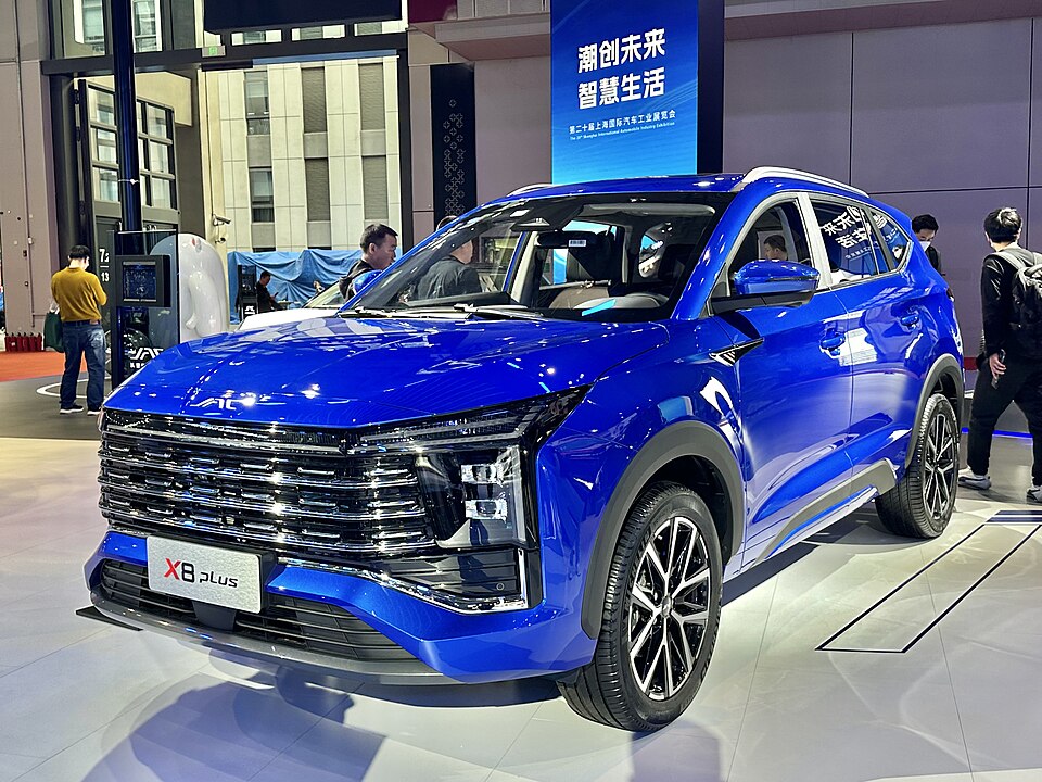 Fayl:JAC X8 Plus 001.jpg