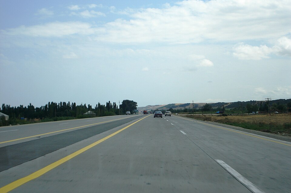 Fayl:M2 Azerbaijan.JPG