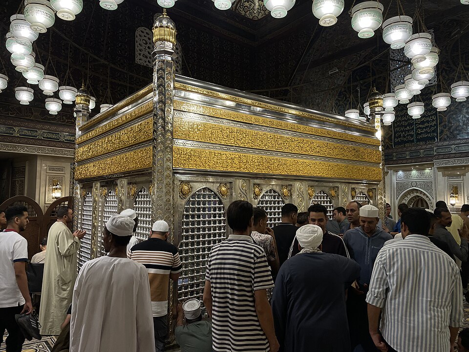Fayl:Maqam of Imam Husayn.jpg