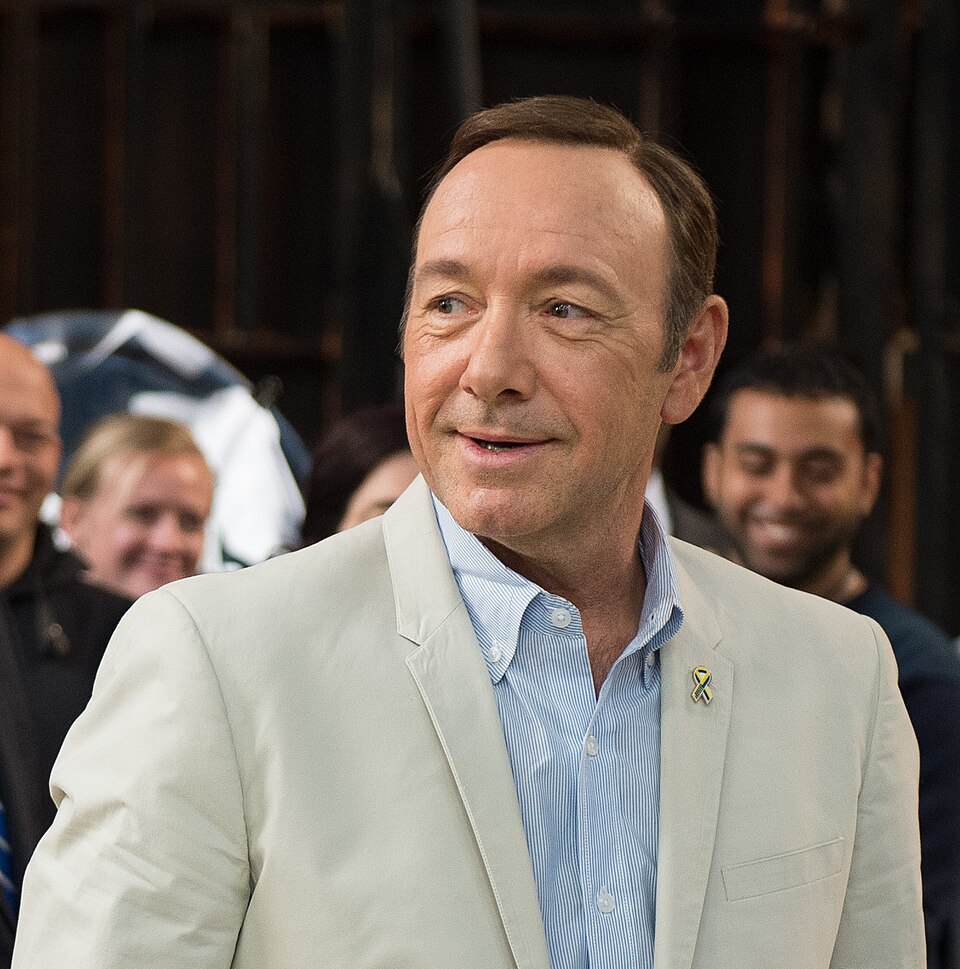 Fayl:Kevin Spacey, May 2013.jpg