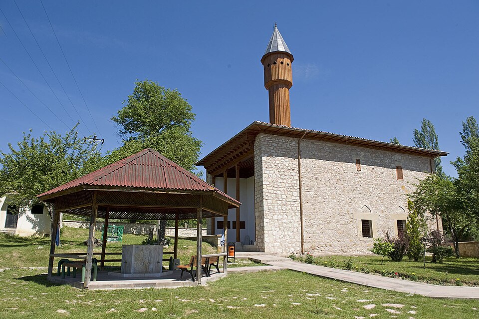 Fayl:Mahmut Bey Mosque 1642.jpg