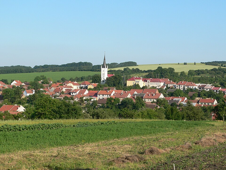 Fayl:Ostrozska Lhota.jpg