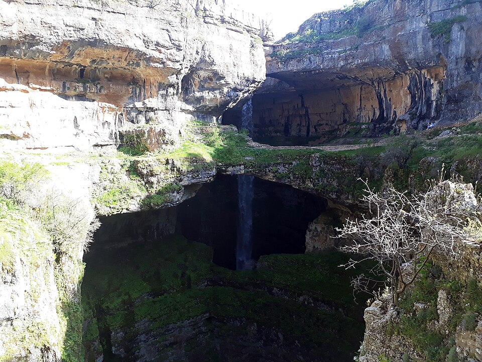 Fayl:Baatara waterfall, Lebanon 44216.jpg