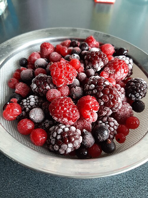 Fayl:Frozen berries 2.jpg