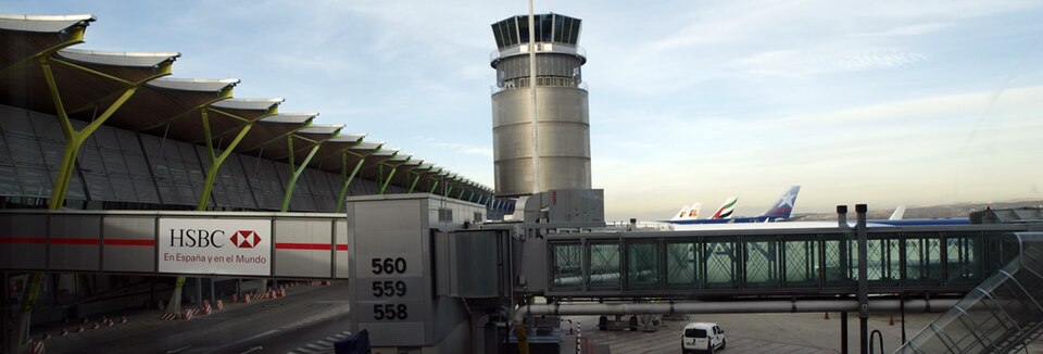 Fayl:Barajas-T4S-271210-1.jpg
