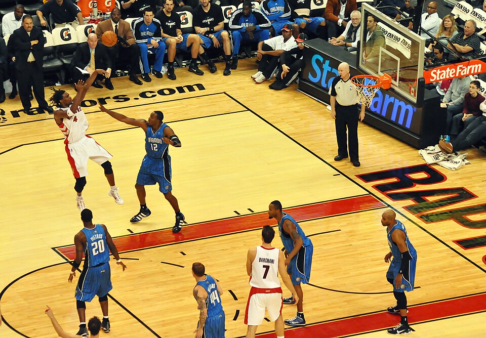 Fayl:Chris bosh jumper.jpg
