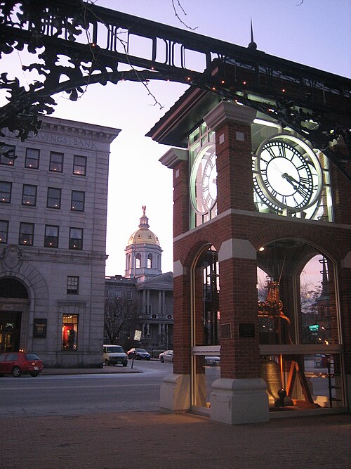Fayl:Downtown Concord, NH.JPG