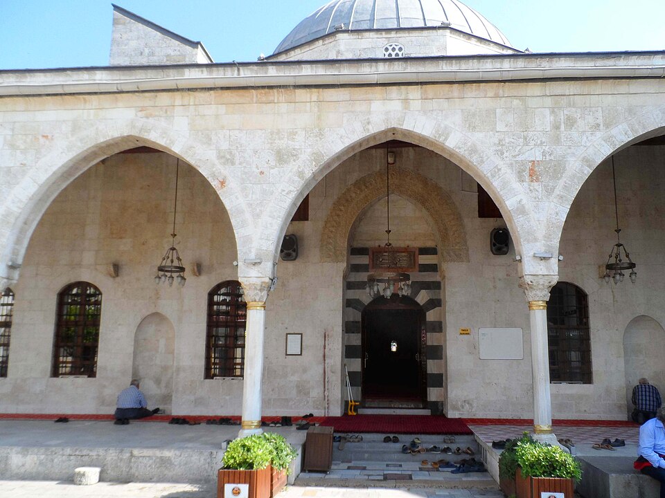 Fayl:Habib'i Neccar Mosque.jpg