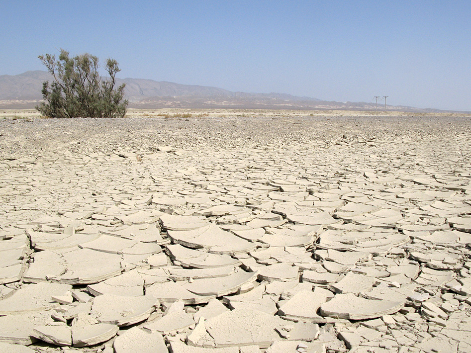 Fayl:Takirs of Karakum Desert.jpg