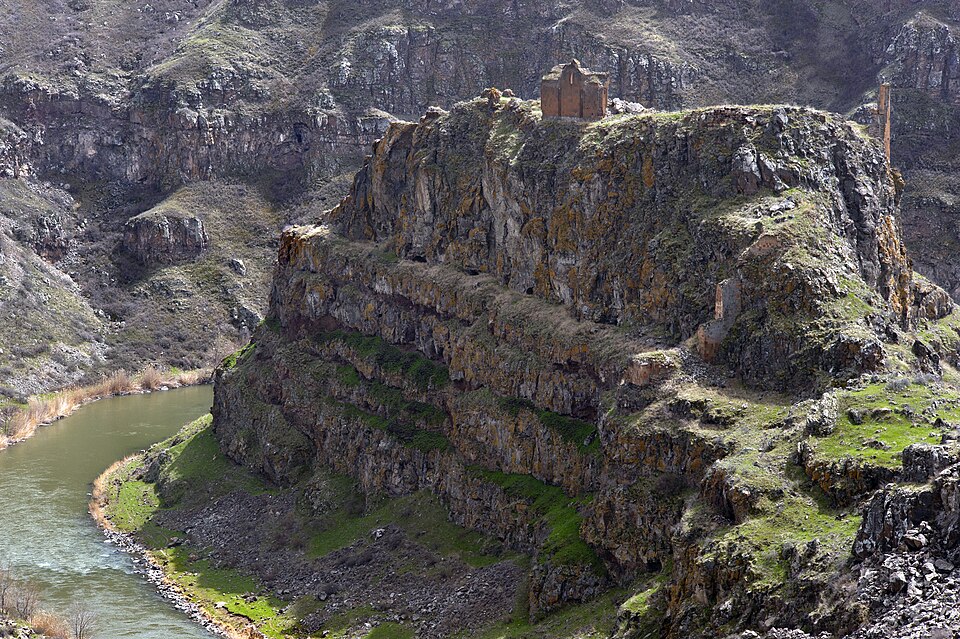 Fayl:20110419 Kizkale church Ani Turkey.jpg