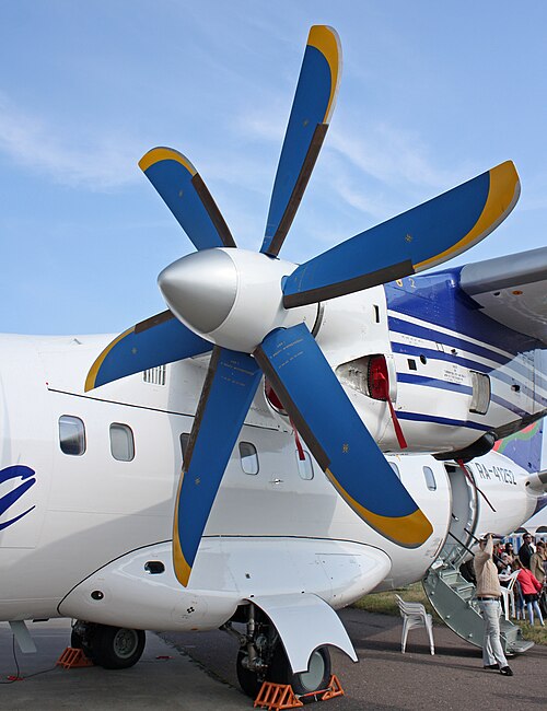 Fayl:Antonov An-140-100. Propeller.jpg