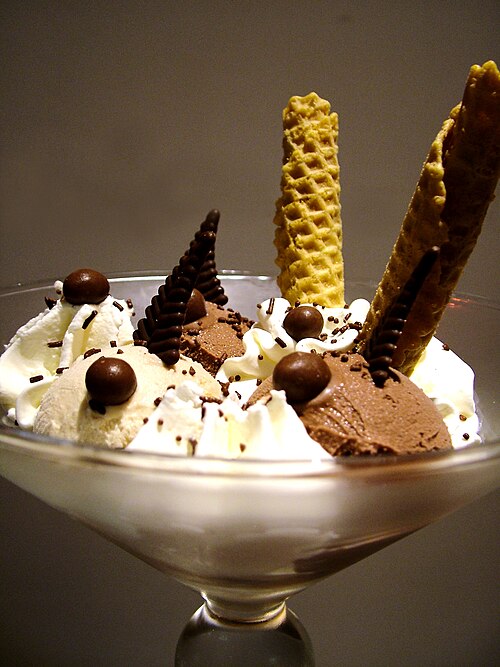 Fayl:Ice Cream dessert 01.jpg