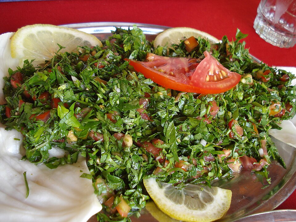 Fayl:صحن تبولة.JPG