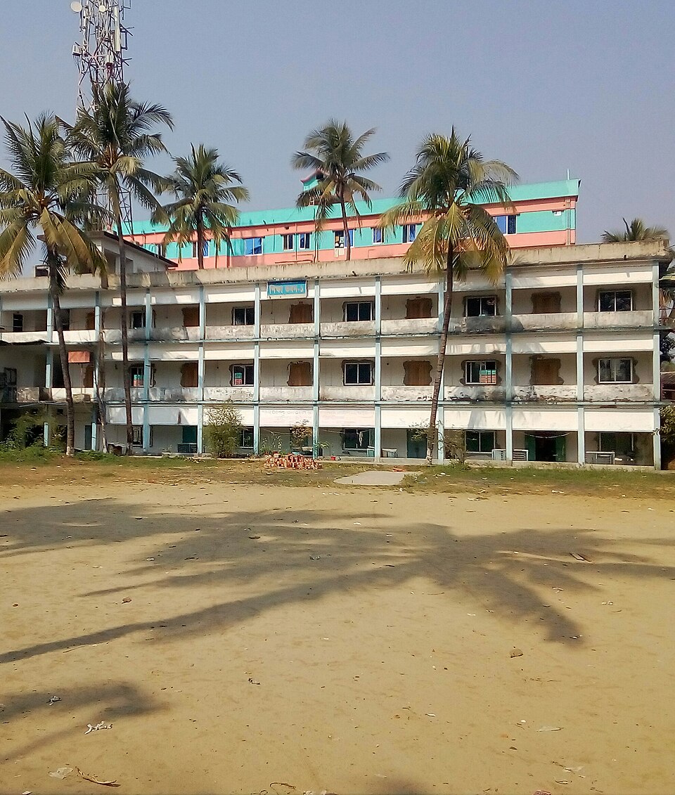 Fayl:Education Building-1.jpg