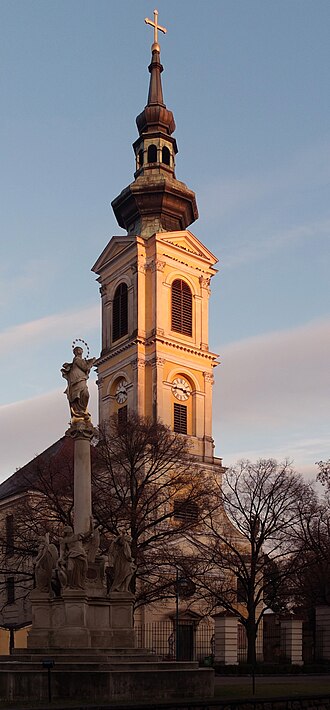 Fayl:Grossweikersdorf Hauptplatz.jpg