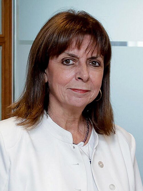 Fayl:Katerina Sakellaropoulou, October 2022 (cropped).jpg