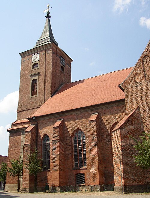 Fayl:Lenzen church.jpg