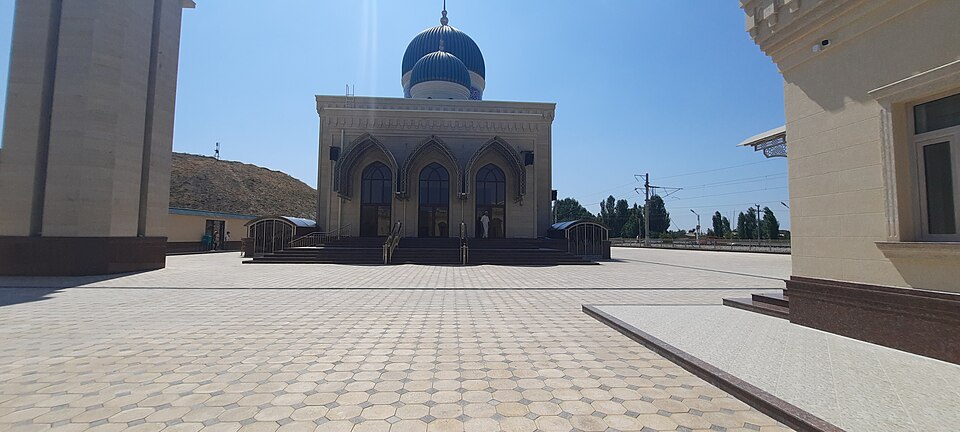 Fayl:Masjid yon hovlisi.jpg